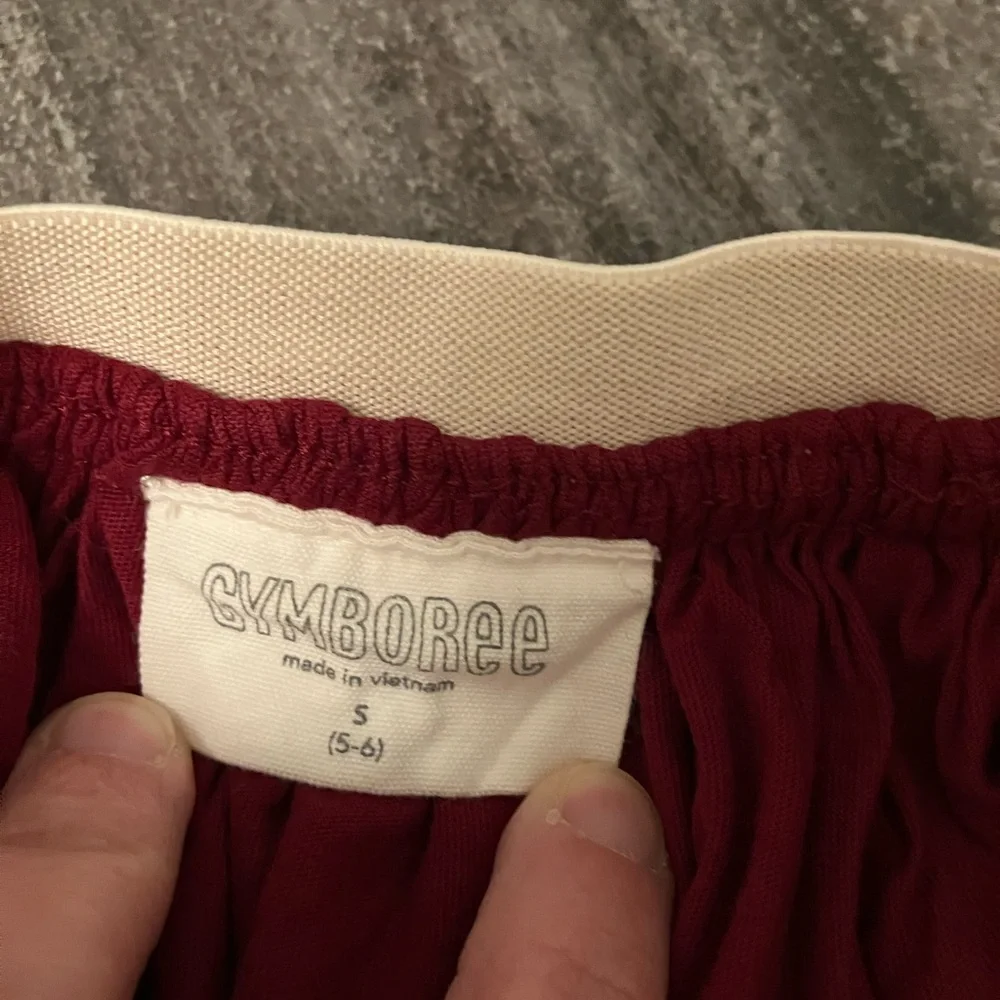 Gymboree girls soft red tulle skirt - size 5/6